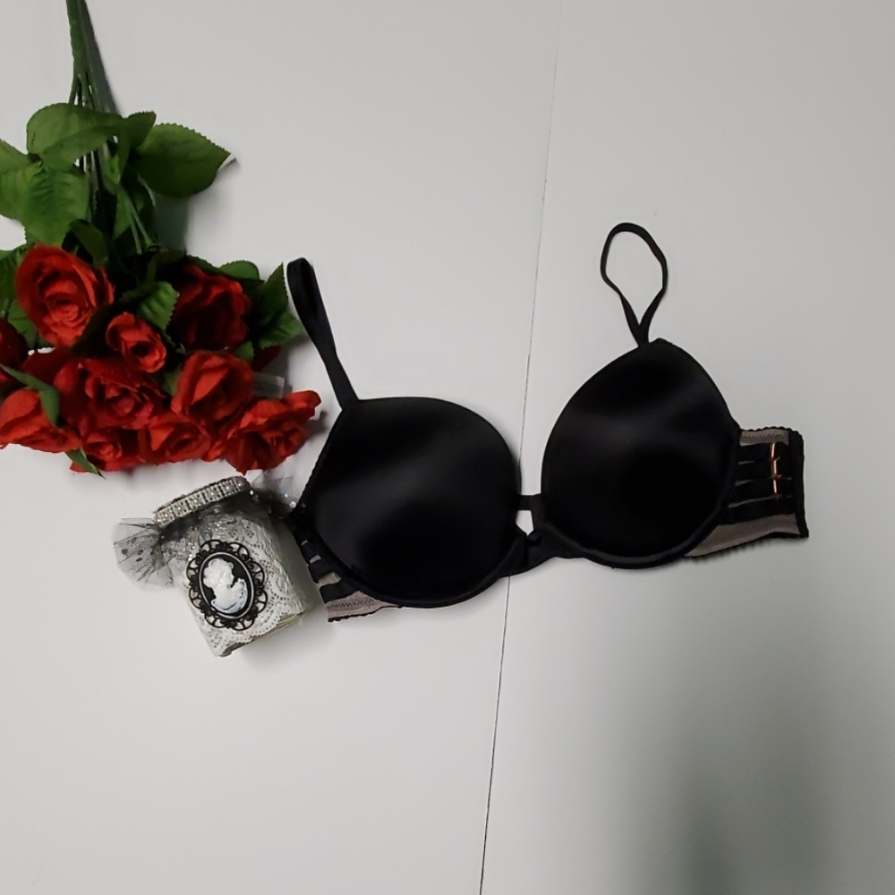 NWOT VICTORIA SECRET'S BRA